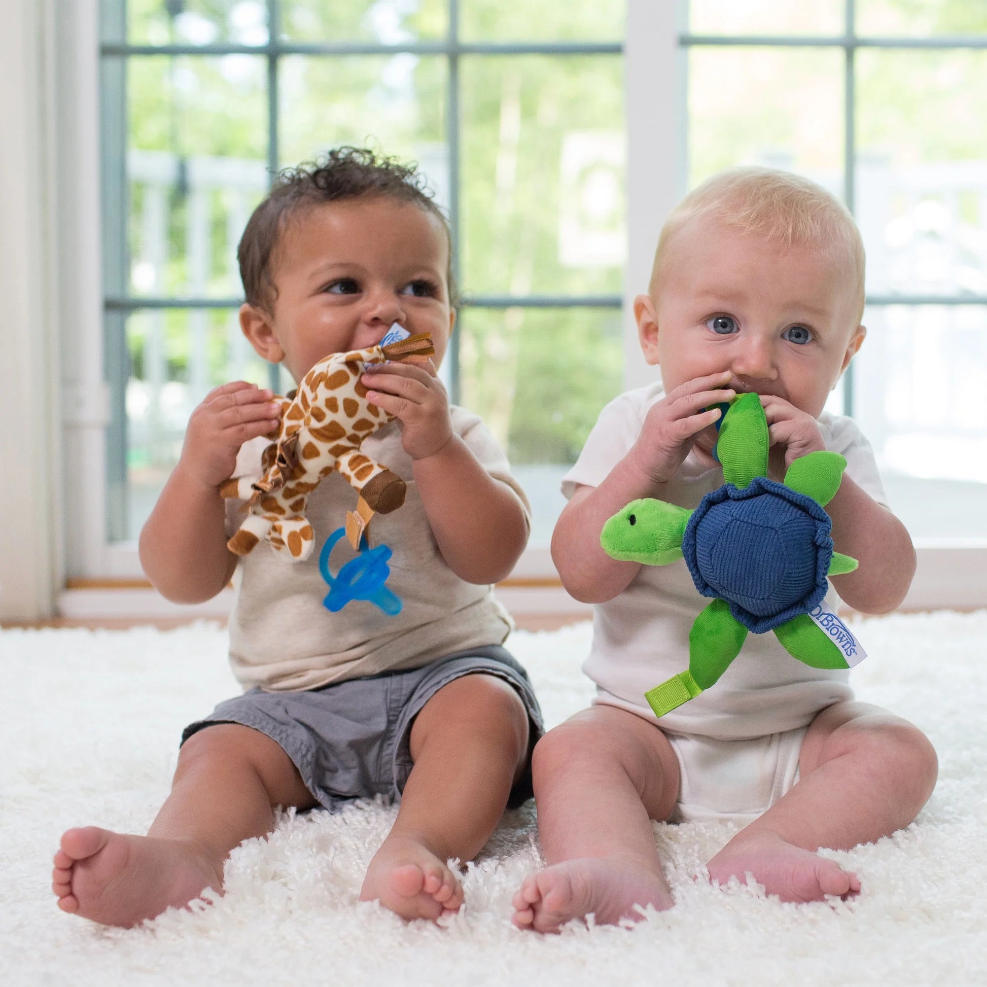 Lovey - Giraffe Pacifier & Teether Holder